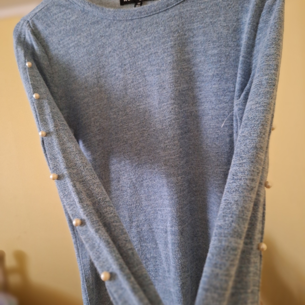 Medium lightweight sweater